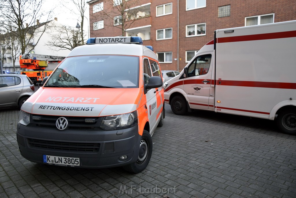 Feuer 1 Koeln Vingst Hesshofplatz P45.JPG - Miklos Laubert